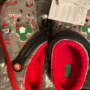 DISNEY Parks Christmas Holiday Sherpa Clogs by Crocs 2019 Light Up NEW W8/M6